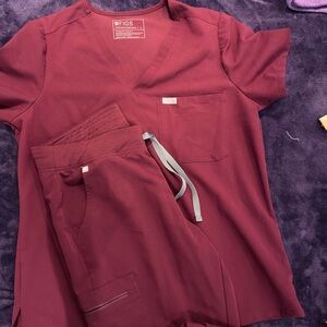 FIGS Burgundy Scrub Set – Catarina™ Top L / Zamora™ Jogger Pants L
